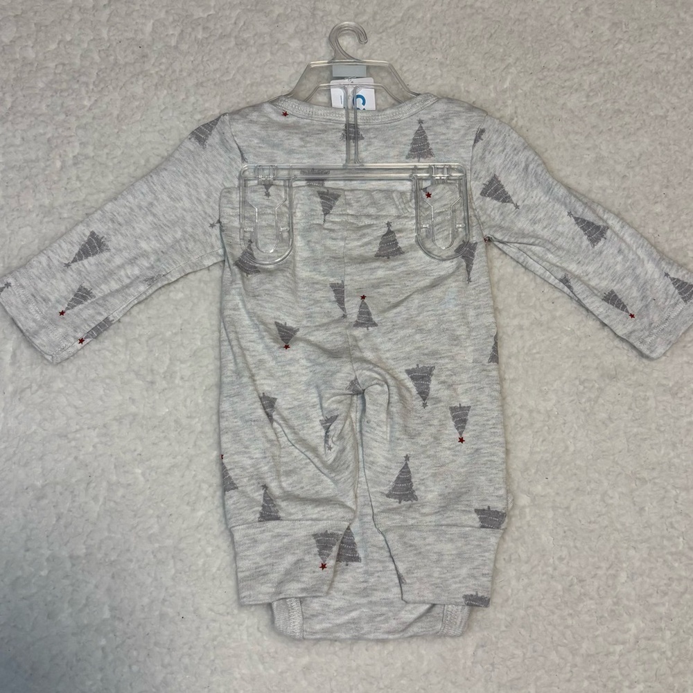 Carter’s Baby Light Gray Merry & Bright Onesie and Pant Set - Picture 5 of 7